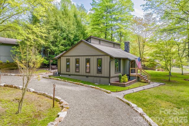 22 Dalonigei Court, Brevard, NC 28712