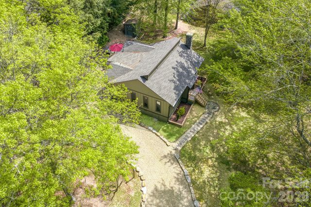 22 Dalonigei Court, Brevard, NC 28712