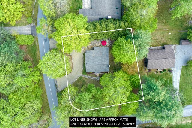 22 Dalonigei Court, Brevard, NC 28712