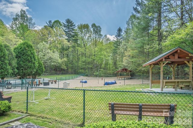 22 Dalonigei Court, Brevard, NC 28712