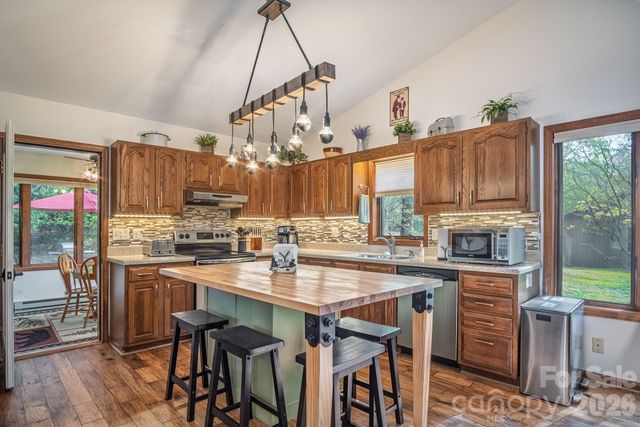 22 Dalonigei Court, Brevard, NC 28712