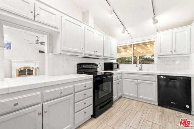 16320 Gledhill Street, North Hills, CA 91343