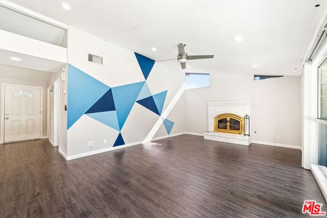 16320 Gledhill Street, North Hills, CA 91343