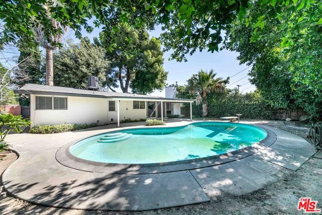 16320 Gledhill Street, North Hills, CA 91343