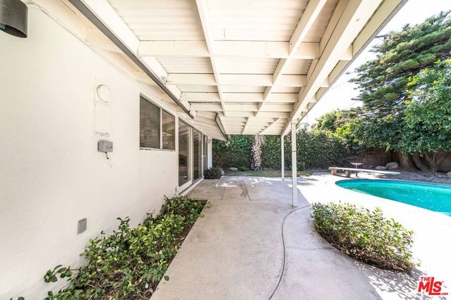 16320 Gledhill Street, North Hills, CA 91343