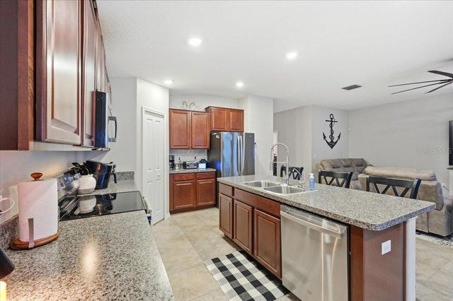 936 ZONE TAILED HAWK PLACE, Ruskin, FL 33570