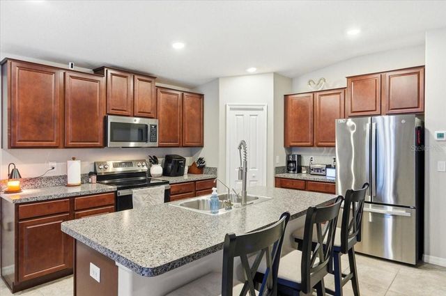 936 ZONE TAILED HAWK PLACE, Ruskin, FL 33570