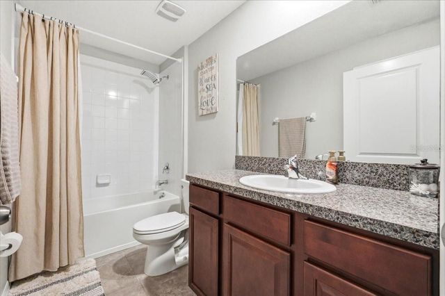 936 ZONE TAILED HAWK PLACE, Ruskin, FL 33570