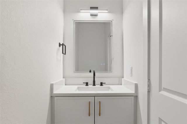 123 S Virginia Avenue, La Porte, TX 77571