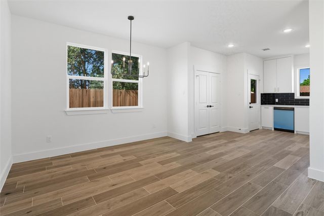 123 S Virginia Avenue, La Porte, TX 77571