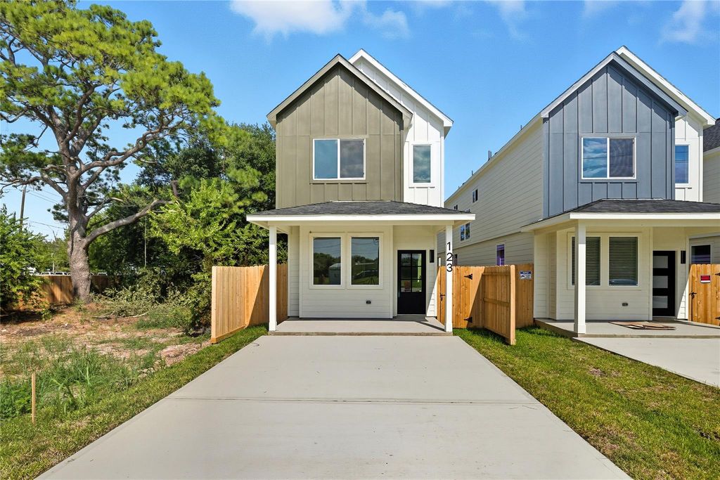 123 S Virginia Avenue, La Porte, TX 77571