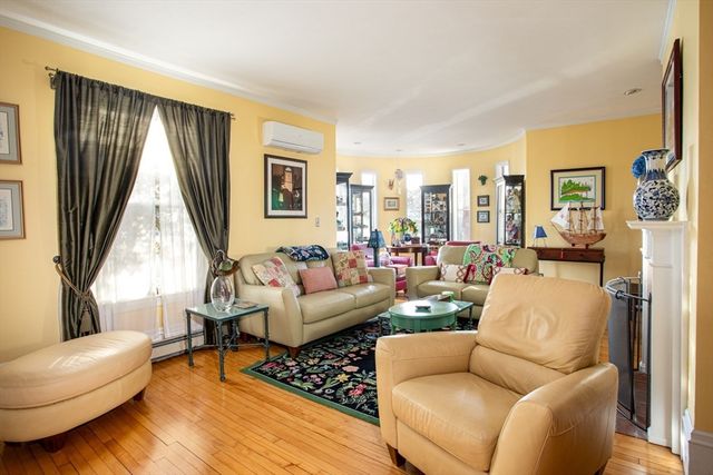 1231 Robeson St, Fall River, MA 02720