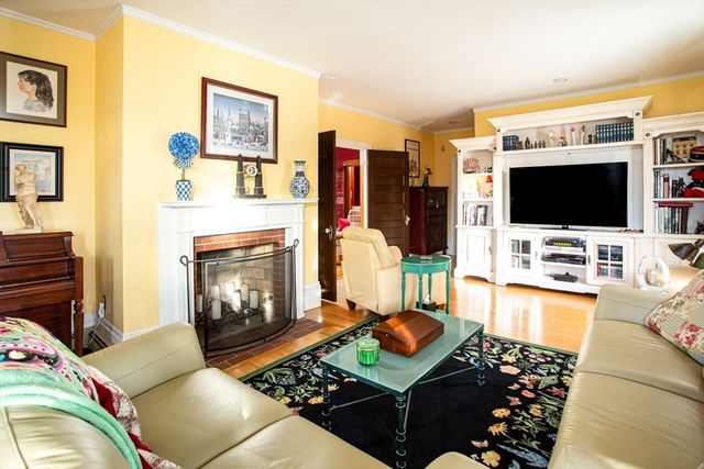 1231 Robeson St, Fall River, MA 02720