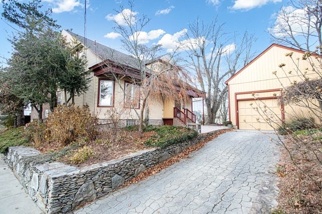 1231 Robeson St, Fall River, MA 02720