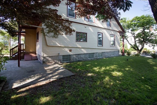 1231 Robeson St, Fall River, MA 02720