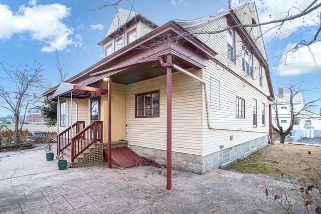 1231 Robeson St, Fall River, MA 02720