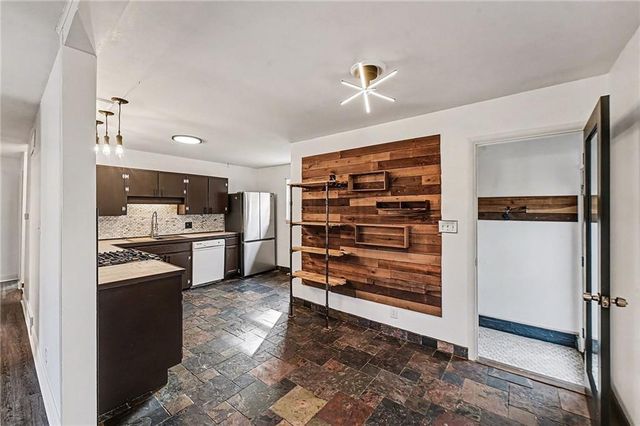 3809 E 96th Street, Kansas City, MO 64137