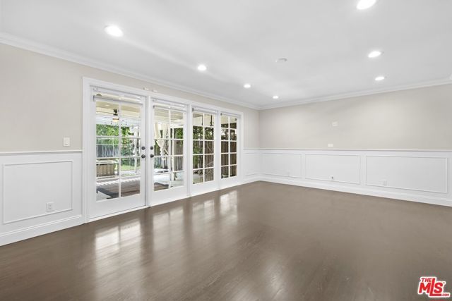 5525 Matilija Avenue, Sherman Oaks, CA 91401