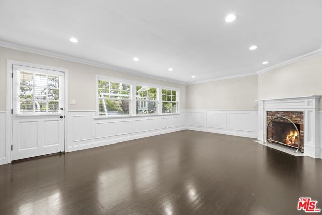 5525 Matilija Avenue, Sherman Oaks, CA 91401
