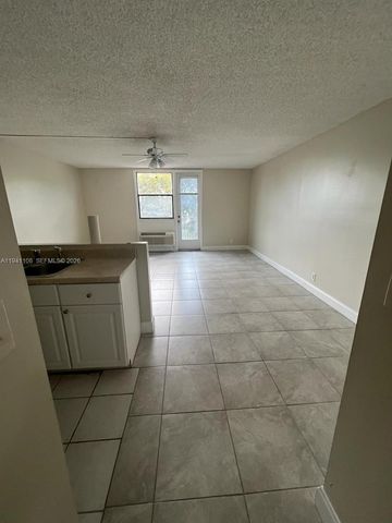 2701 Riverside Dr 308-B, Coral Springs, FL 33065