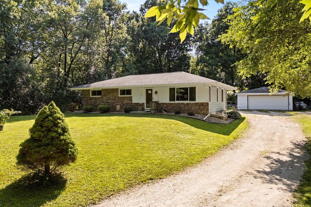 6754 County Line ROAD, Hartford, WI 53027