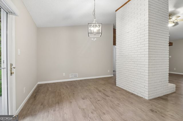 923 Bay Berry Lane, Lawrenceville, GA 30043