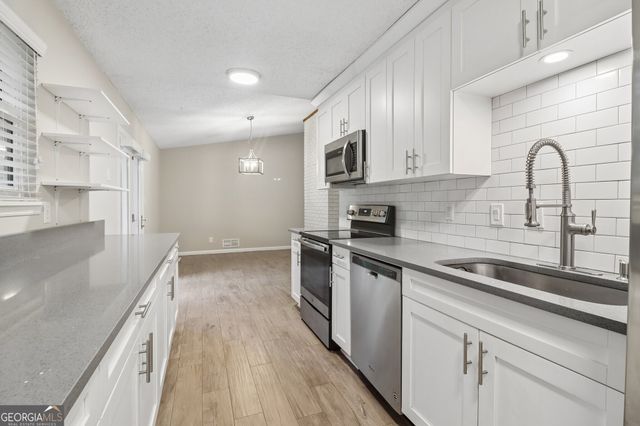 923 Bay Berry Lane, Lawrenceville, GA 30043