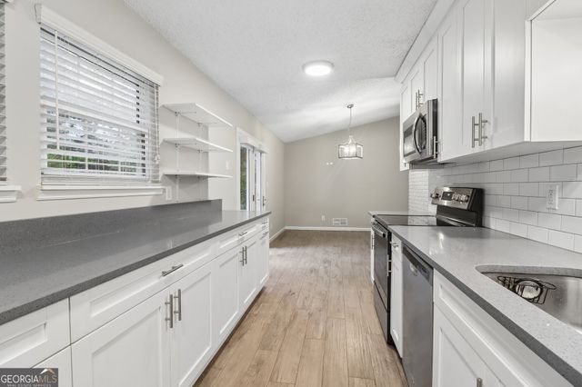923 Bay Berry Lane, Lawrenceville, GA 30043