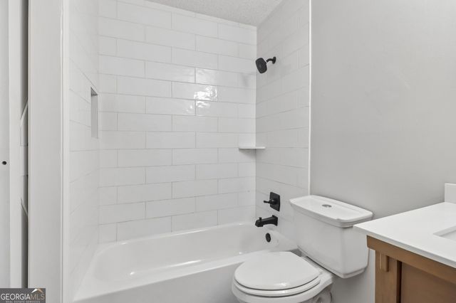 923 Bay Berry Lane, Lawrenceville, GA 30043