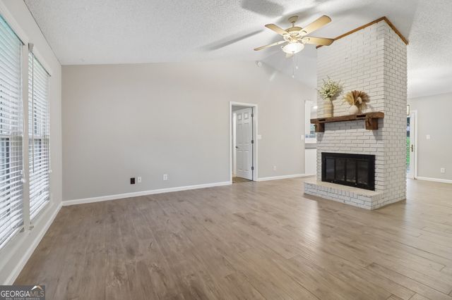 923 Bay Berry Lane, Lawrenceville, GA 30043
