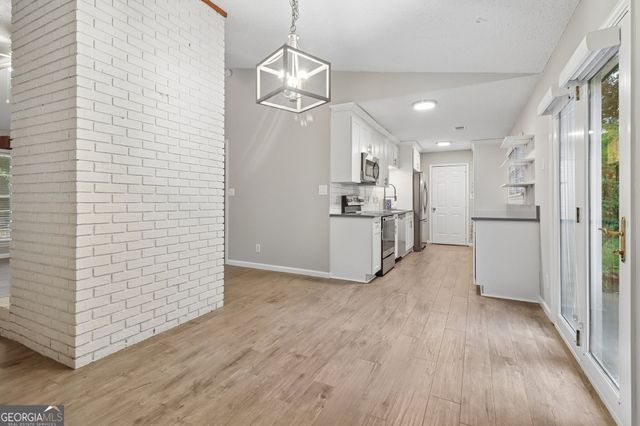 923 Bay Berry Lane, Lawrenceville, GA 30043