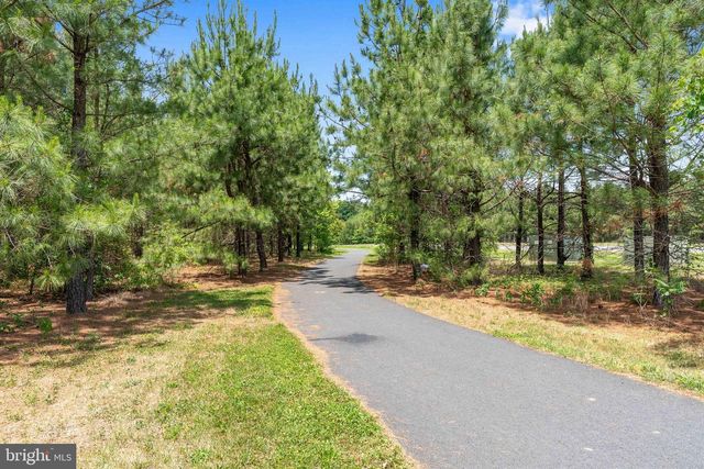 6306 BOBCAT LN, King George, VA 22485