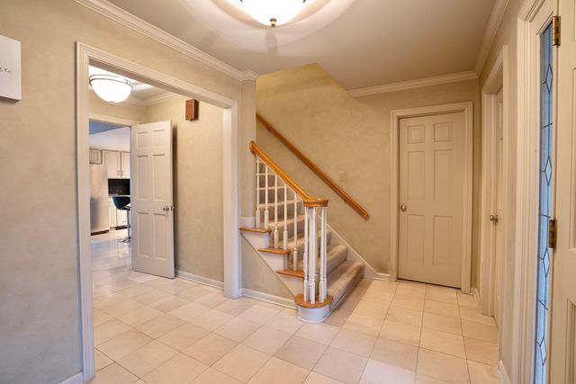 6157 Inverurie Drive E, Dublin, OH 43017