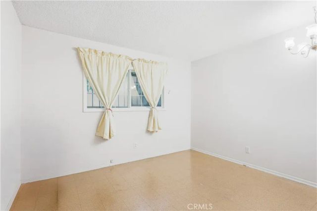 11474 Gladstone, Sylmar, CA 91342