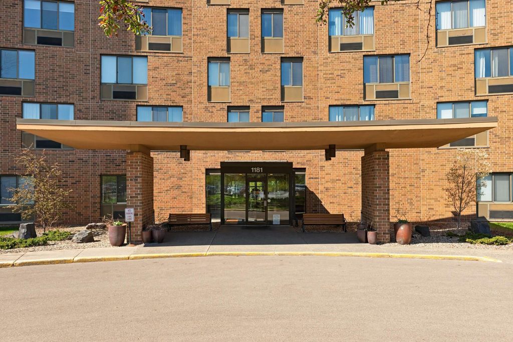 1181 Edgcumbe Road 413, Saint Paul, MN 55105