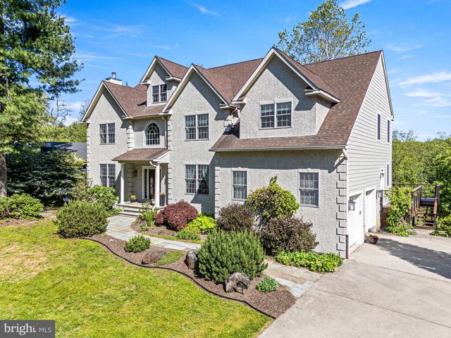 734 CORNELIA PL, Philadelphia, PA 19118