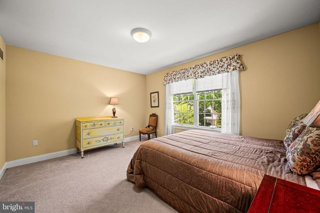 734 CORNELIA PL, Philadelphia, PA 19118