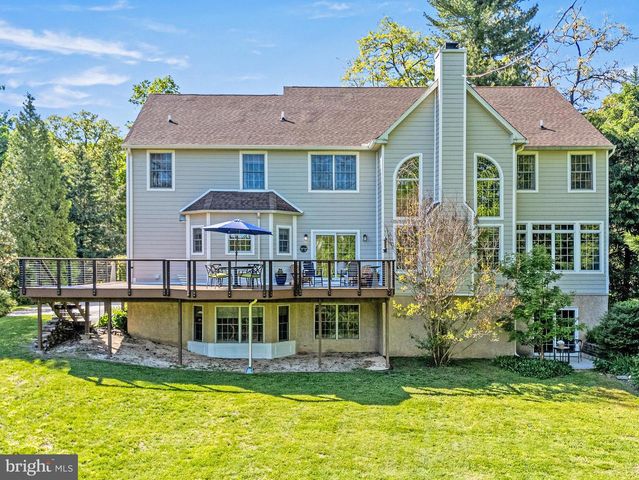 734 CORNELIA PL, Philadelphia, PA 19118