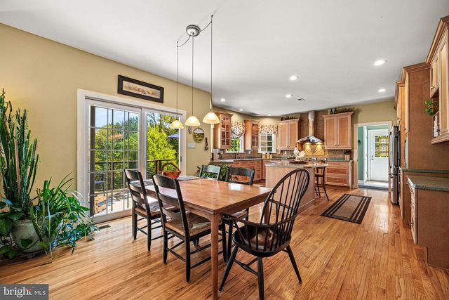 734 CORNELIA PL, Philadelphia, PA 19118