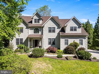 734 CORNELIA PL, Philadelphia, PA 19118