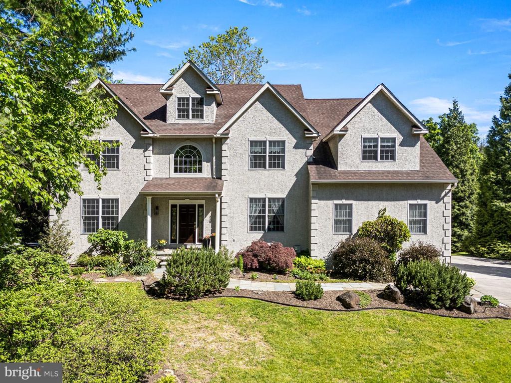 734 CORNELIA PL, Philadelphia, PA 19118