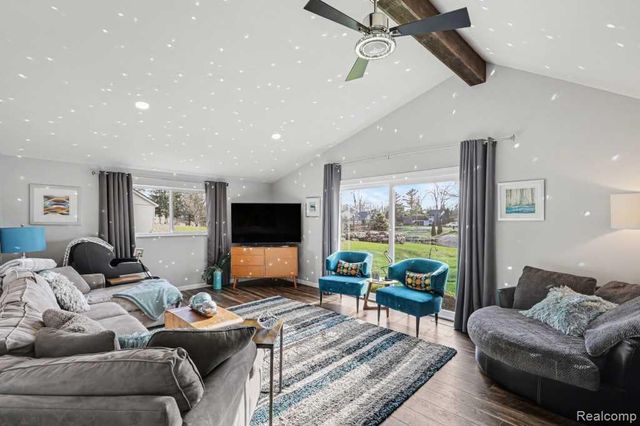 310 Pine Tree Road, Lake Orion, MI 48362