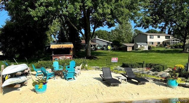 310 Pine Tree Road, Lake Orion, MI 48362