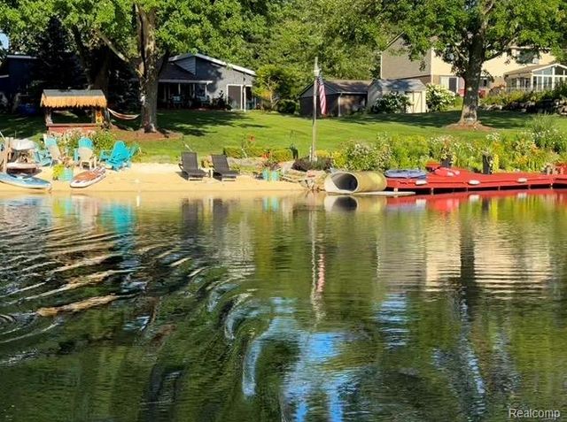 310 Pine Tree Road, Lake Orion, MI 48362