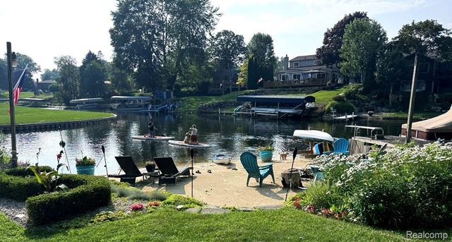 310 Pine Tree Road, Lake Orion, MI 48362