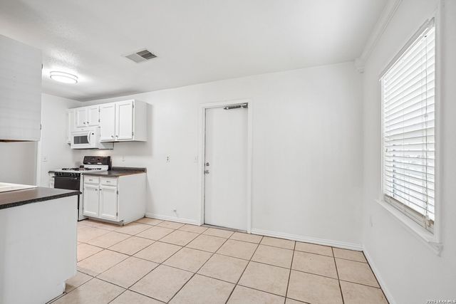 10208 Flatland Trail, Converse, TX 78109