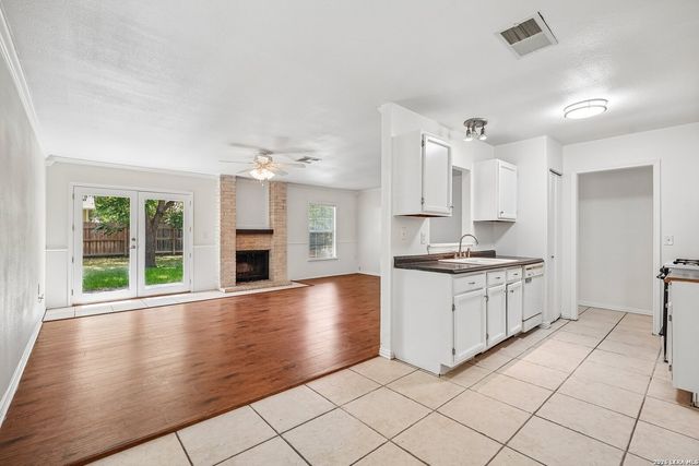 10208 Flatland Trail, Converse, TX 78109