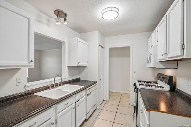 10208 Flatland Trail, Converse, TX 78109
