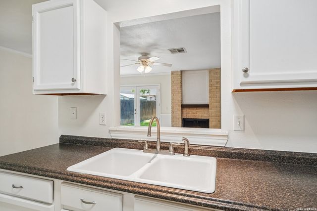 10208 Flatland Trail, Converse, TX 78109