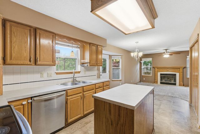 2720 N Beacon Hill, Wichita, KS 67220